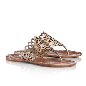 Tory Burch Davy Laser Cut Metallic Platinum Thong Flats Sandal Size 6 LIKE NEW